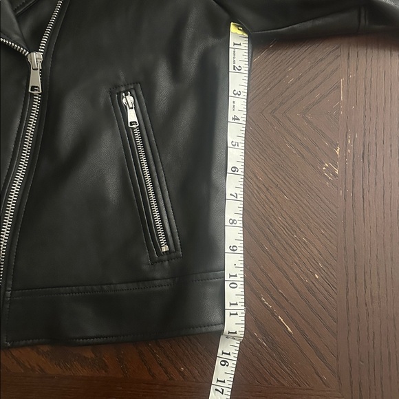 GAP Women's Classic Black faux Leather Jacket - Picture 14 of 14